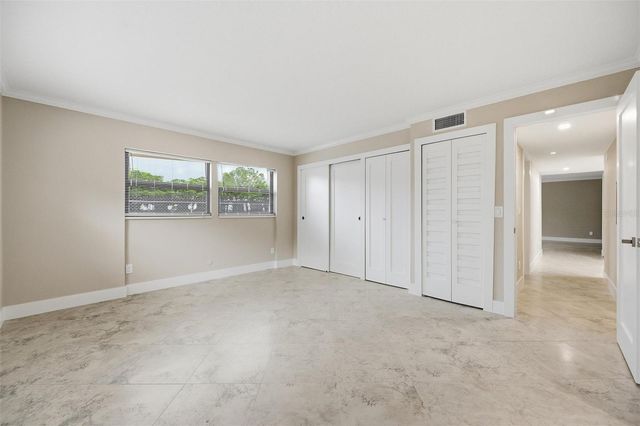 171 GOLDEN GATE POINT, Sarasota, FL 34236