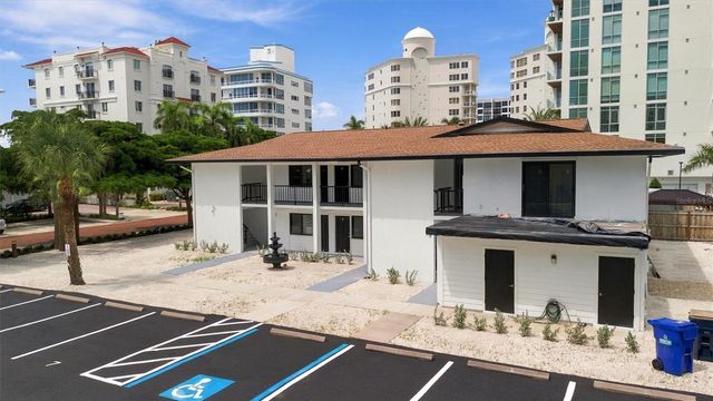 171 GOLDEN GATE POINT, Sarasota, FL 34236