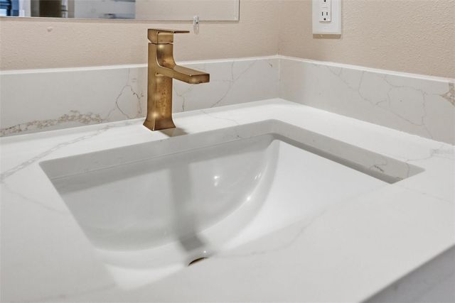171 GOLDEN GATE POINT, Sarasota, FL 34236