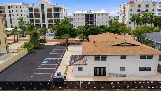 171 GOLDEN GATE POINT, Sarasota, FL 34236