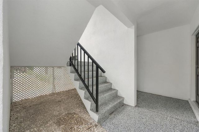 171 GOLDEN GATE POINT, Sarasota, FL 34236