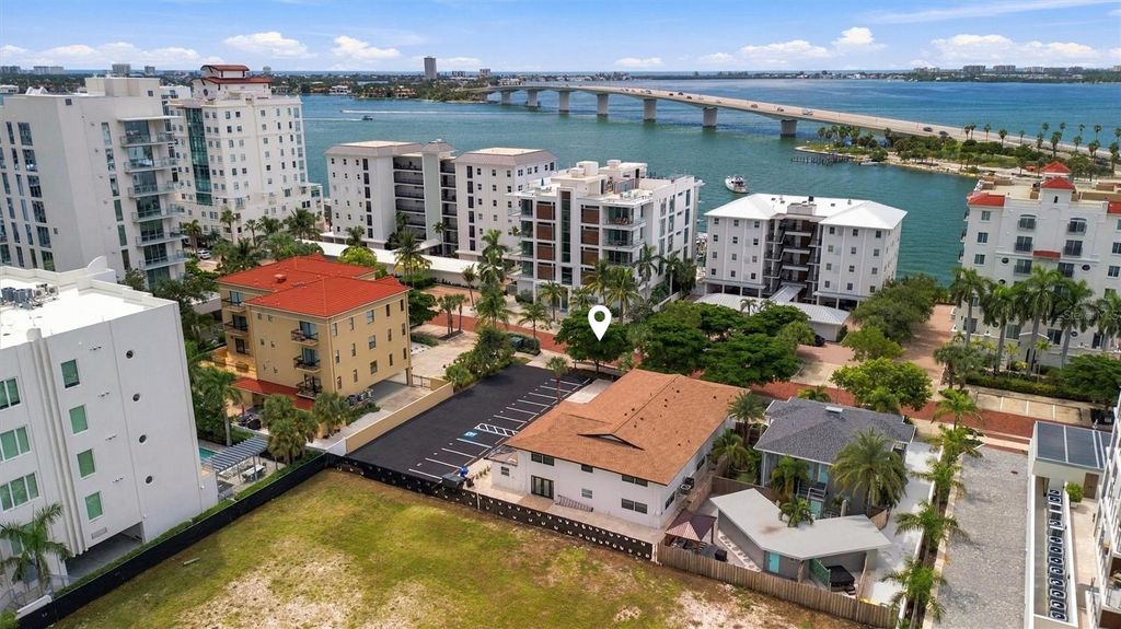 171 GOLDEN GATE POINT, Sarasota, FL 34236