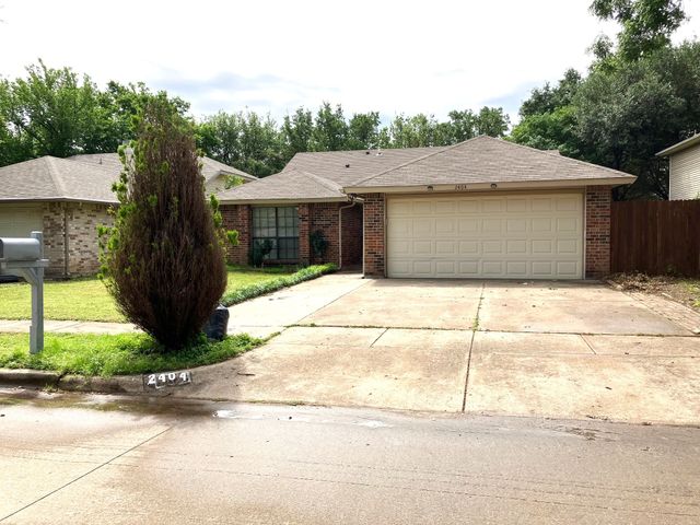 2404 Sutton Drive, Arlington, TX 76018