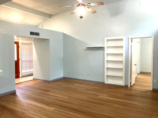 2404 Sutton Drive, Arlington, TX 76018