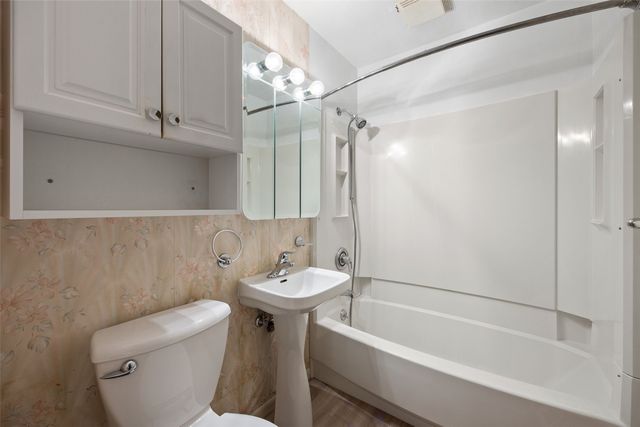 332 Carter Street NW, Cedar Rapids, IA 52405