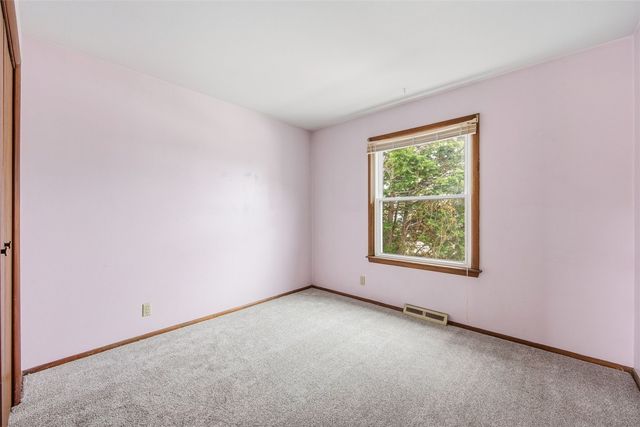 332 Carter Street NW, Cedar Rapids, IA 52405