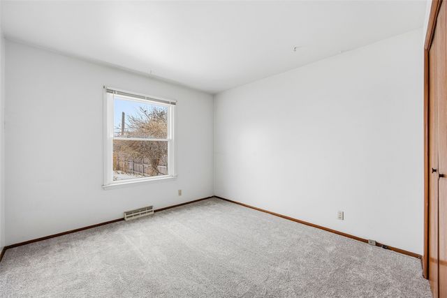 332 Carter Street NW, Cedar Rapids, IA 52405