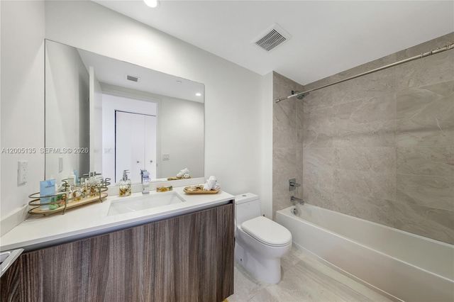 488 NE 18th Street 3715, Miami, FL 33132