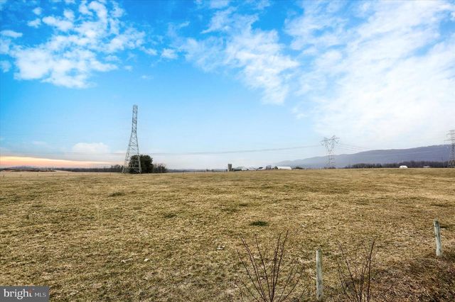 393 SHERWOOD DRIVE, Carlisle, PA 17015