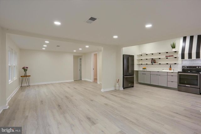 393 SHERWOOD DRIVE, Carlisle, PA 17015