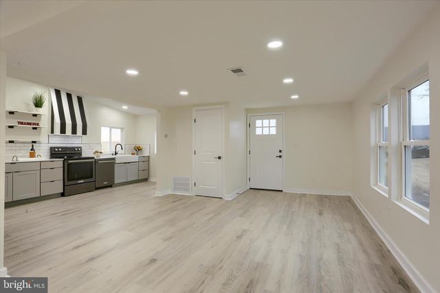 393 SHERWOOD DRIVE, Carlisle, PA 17015