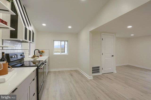 393 SHERWOOD DRIVE, Carlisle, PA 17015