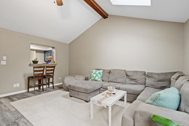 453 FOXFIRE DR, Columbia, MO 65201