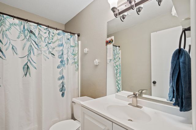 453 FOXFIRE DR, Columbia, MO 65201