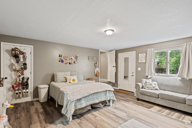 453 FOXFIRE DR, Columbia, MO 65201