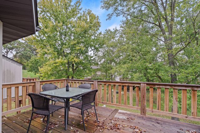 453 FOXFIRE DR, Columbia, MO 65201