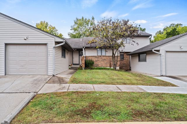 453 FOXFIRE DR, Columbia, MO 65201