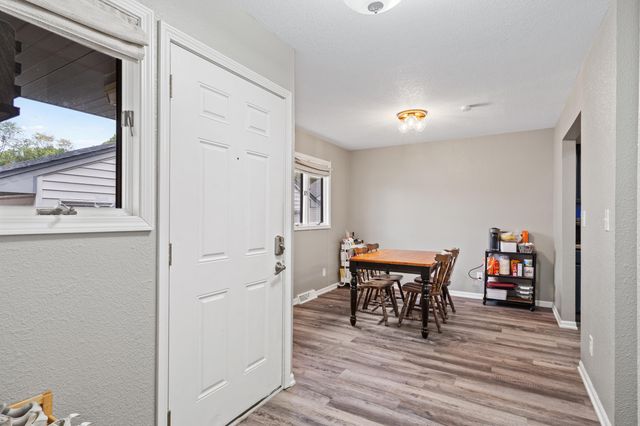 453 FOXFIRE DR, Columbia, MO 65201