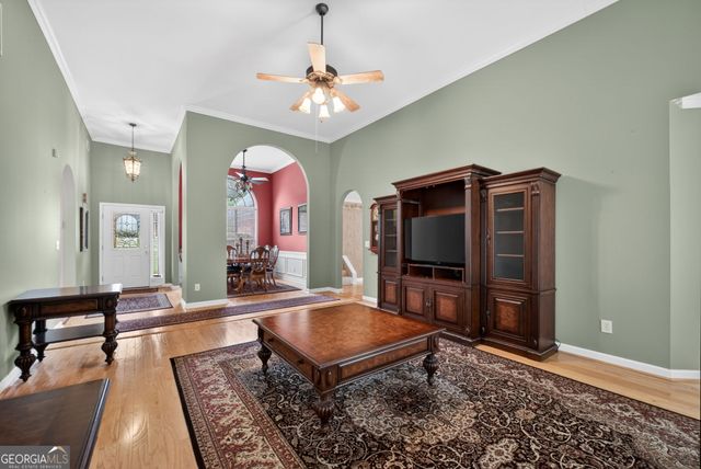 2111 Vintage Oaks Drive, Loganville, GA 30052