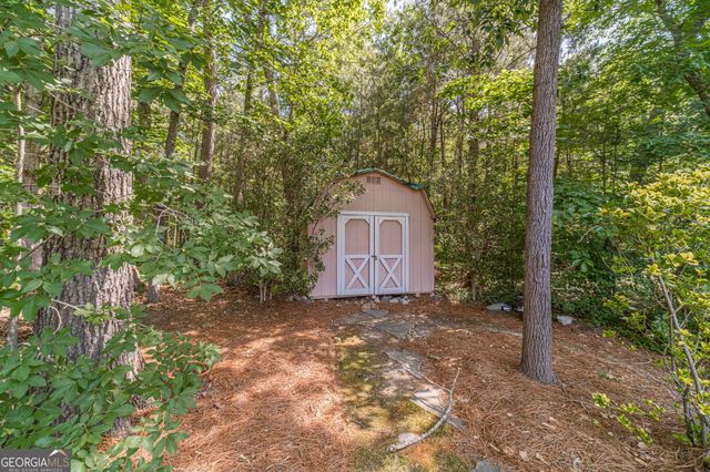 2111 Vintage Oaks Drive, Loganville, GA 30052