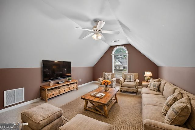 2111 Vintage Oaks Drive, Loganville, GA 30052