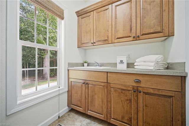 1821 Mayberry DR, Virginia Beach, VA 23456