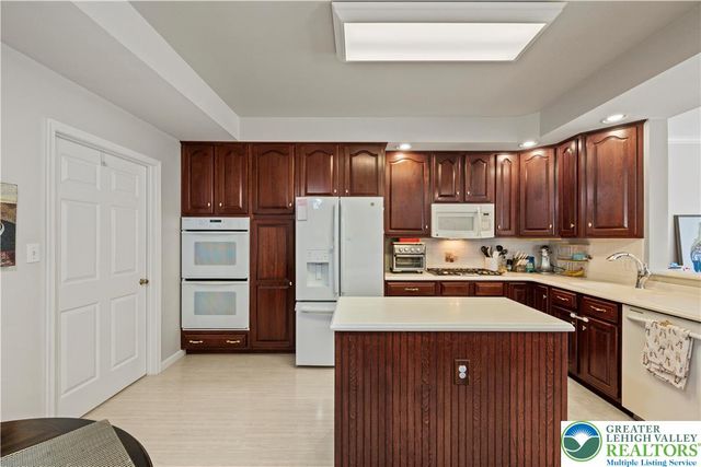 660 Heiden Drive, Other Pa Counties, PA 17036
