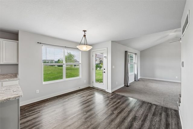 423 Wildcat Court, Stuart, IA 50250
