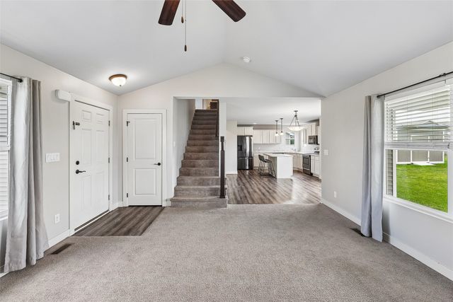 423 Wildcat Court, Stuart, IA 50250