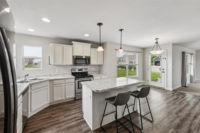 423 Wildcat Court, Stuart, IA 50250
