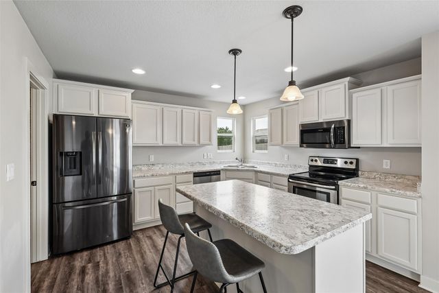 423 Wildcat Court, Stuart, IA 50250
