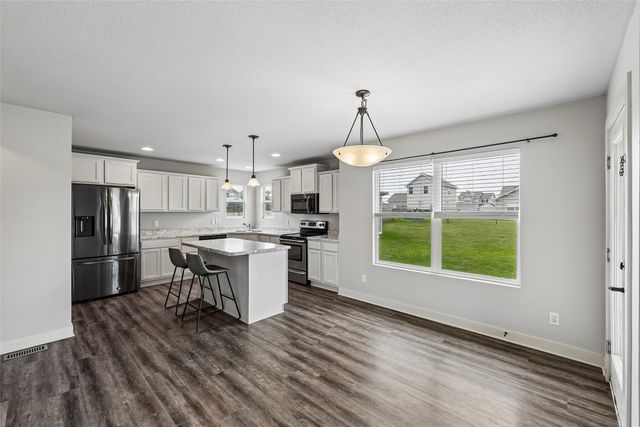 423 Wildcat Court, Stuart, IA 50250