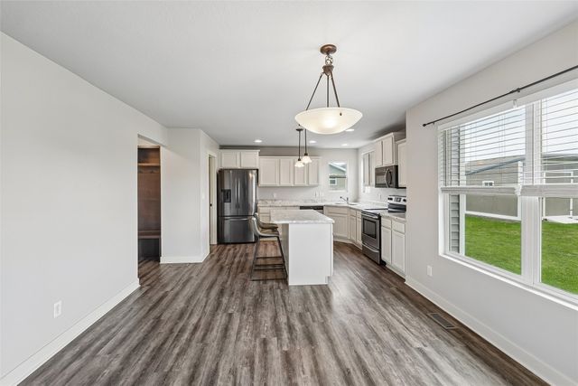 423 Wildcat Court, Stuart, IA 50250