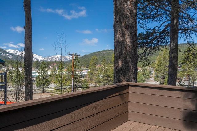 11244 Tahoe Drive, Truckee, CA 96161