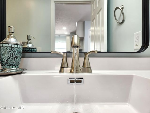 321 Hickory Road, Southport, NC 28461