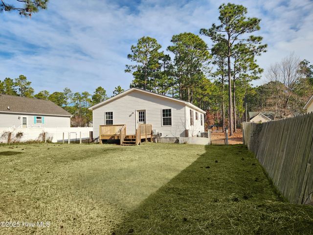 321 Hickory Road, Southport, NC 28461