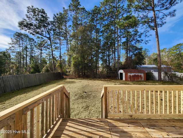 321 Hickory Road, Southport, NC 28461