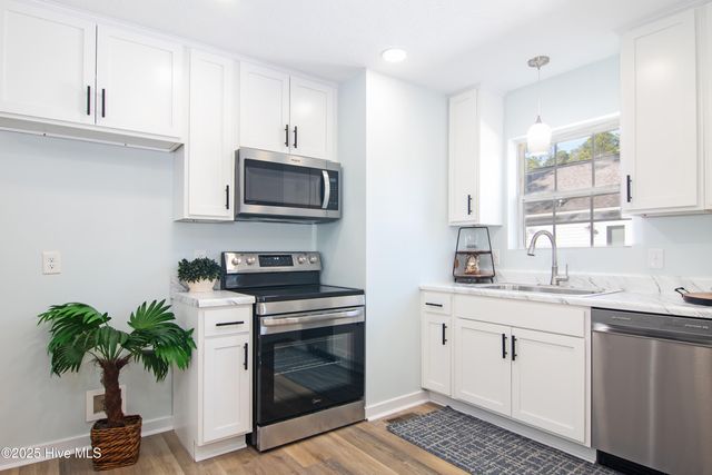 321 Hickory Road, Southport, NC 28461