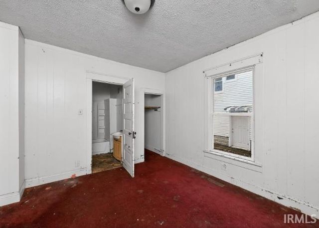 925 Princeton Street, Elkhart, IN 46516