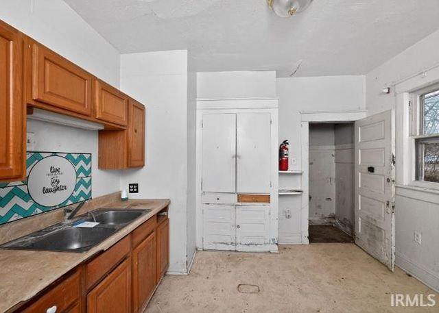 925 Princeton Street, Elkhart, IN 46516