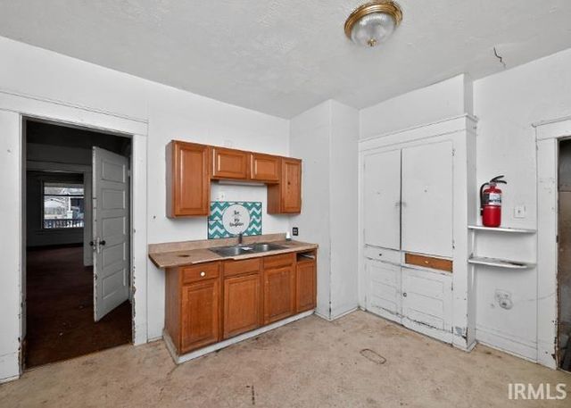 925 Princeton Street, Elkhart, IN 46516