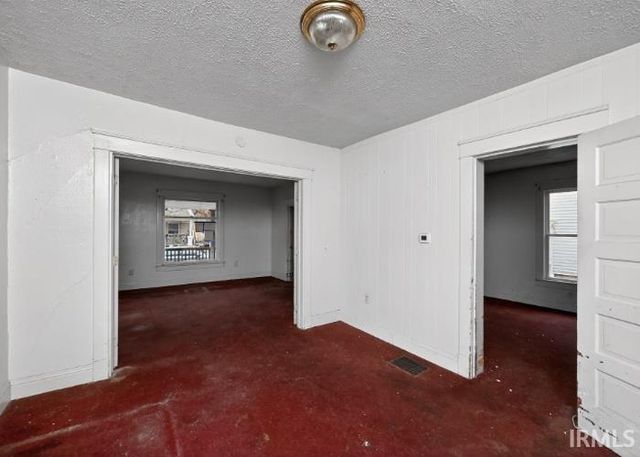 925 Princeton Street, Elkhart, IN 46516