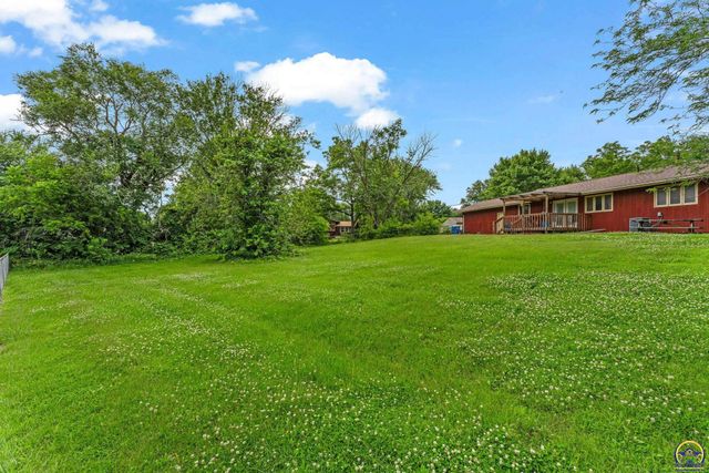 4101 NW Pocahontas DR, Topeka, KS 66618