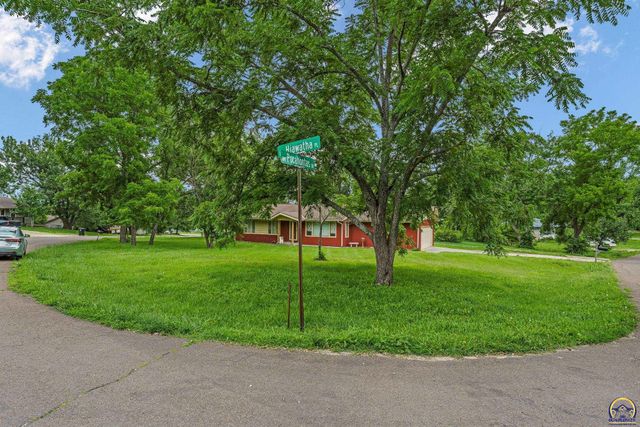 4101 NW Pocahontas DR, Topeka, KS 66618