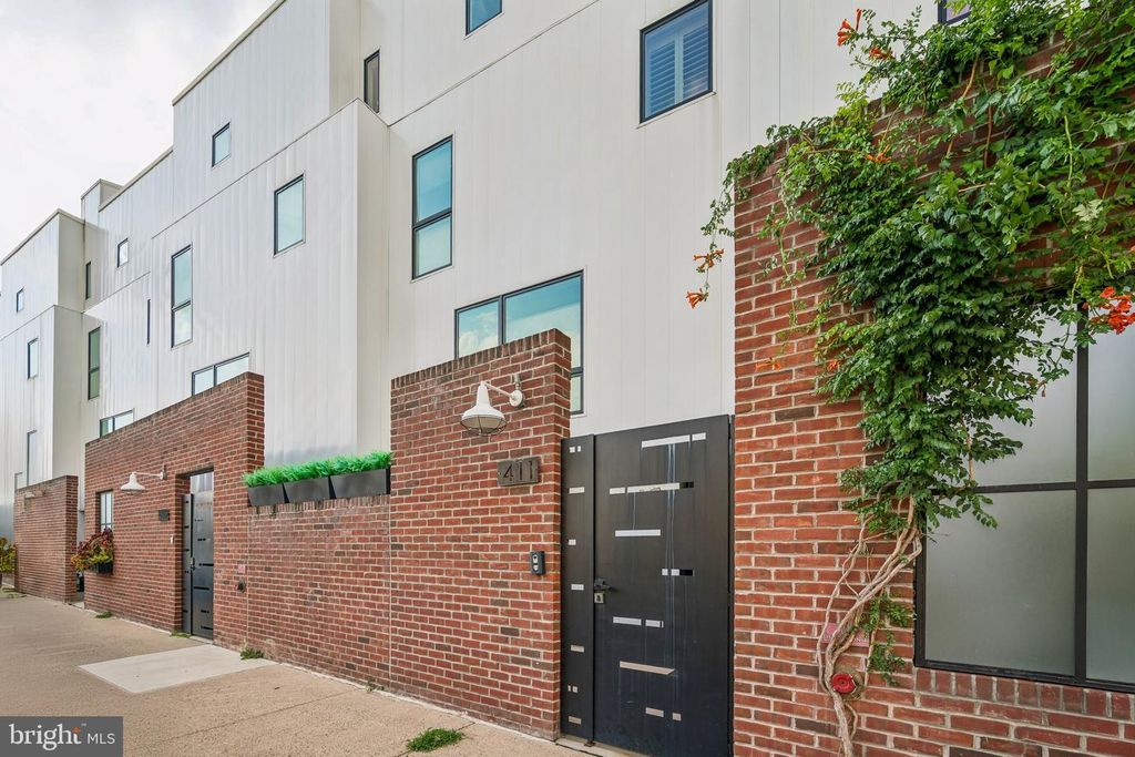 411 SALMON ST, PHILADELPHIA, PA 19125 — exterior