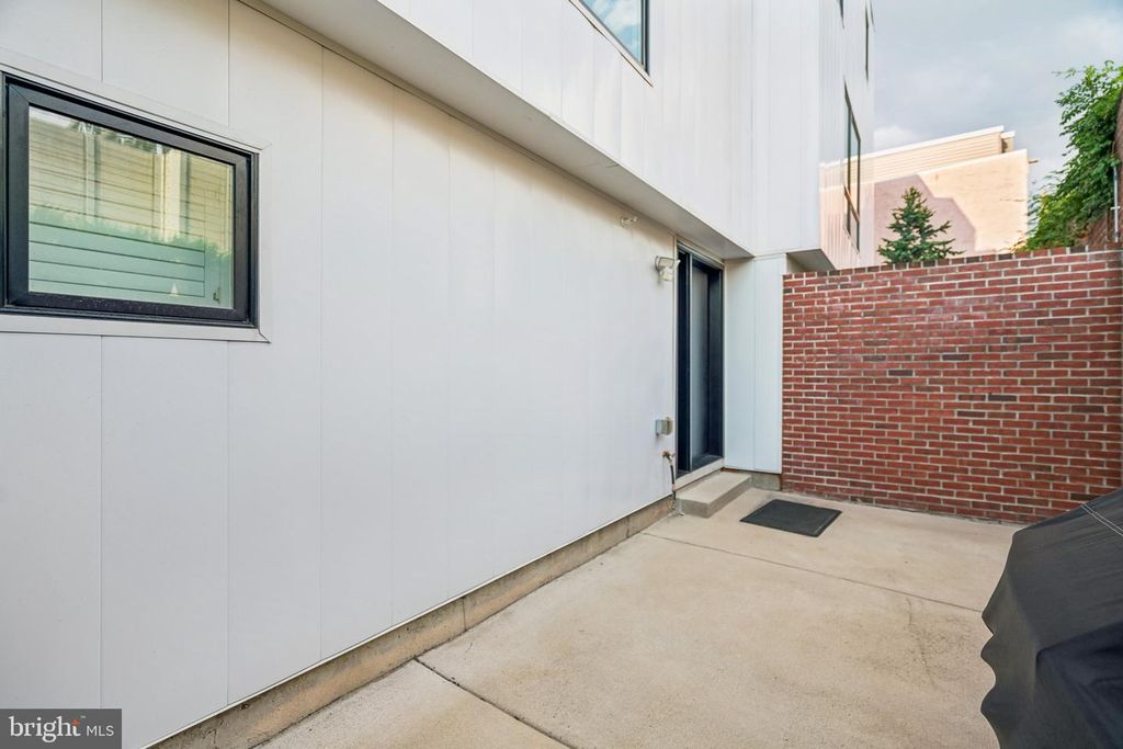 411 SALMON ST, PHILADELPHIA, PA 19125 — photo 4
