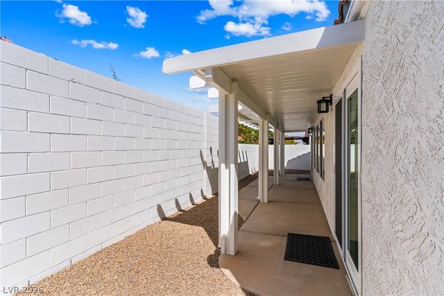 225 Misty Garden Street, Henderson, NV 89012