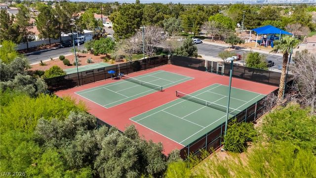 225 Misty Garden Street, Henderson, NV 89012