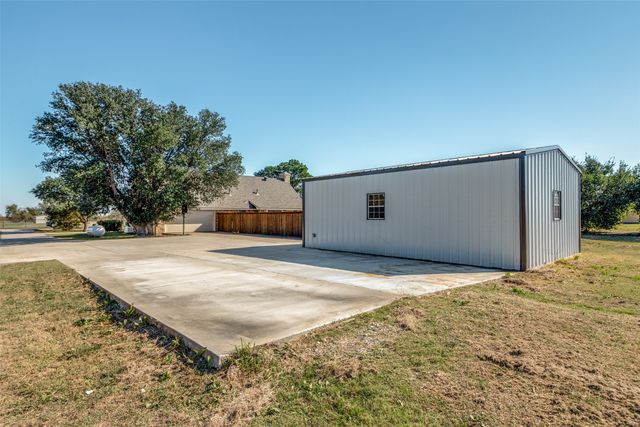 20240 Willow Glade Circle, Pilot Point, TX 76258