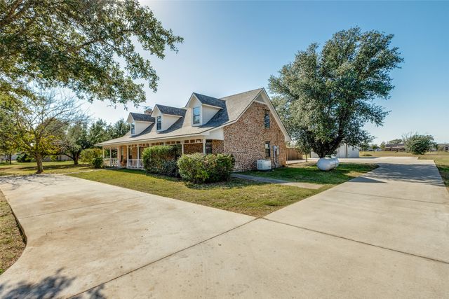 20240 Willow Glade Circle, Pilot Point, TX 76258